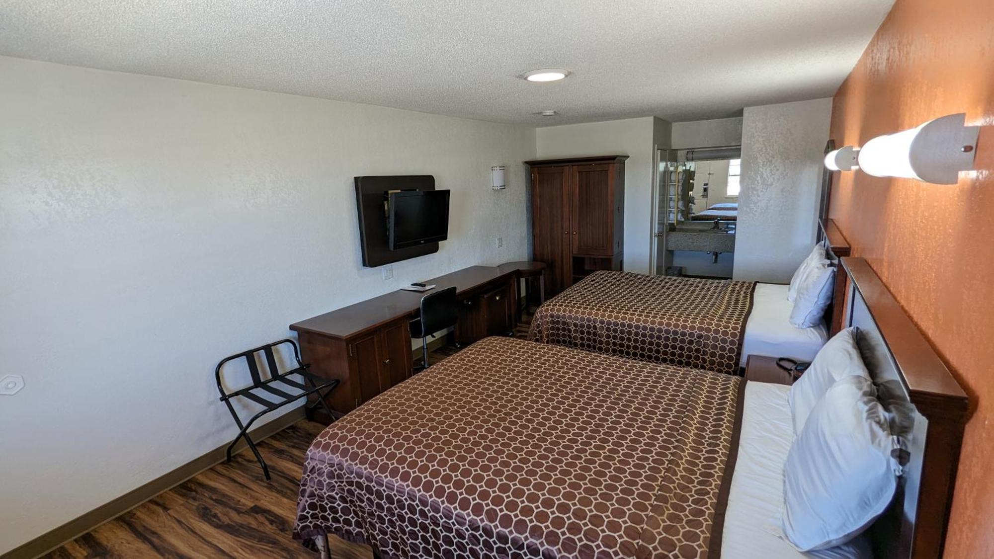 Hillcrest Inn & Suites Озона Экстерьер фото