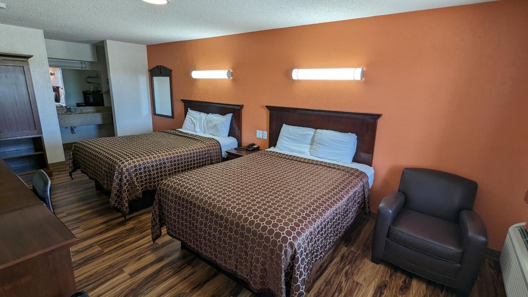 Hillcrest Inn & Suites Озона Экстерьер фото