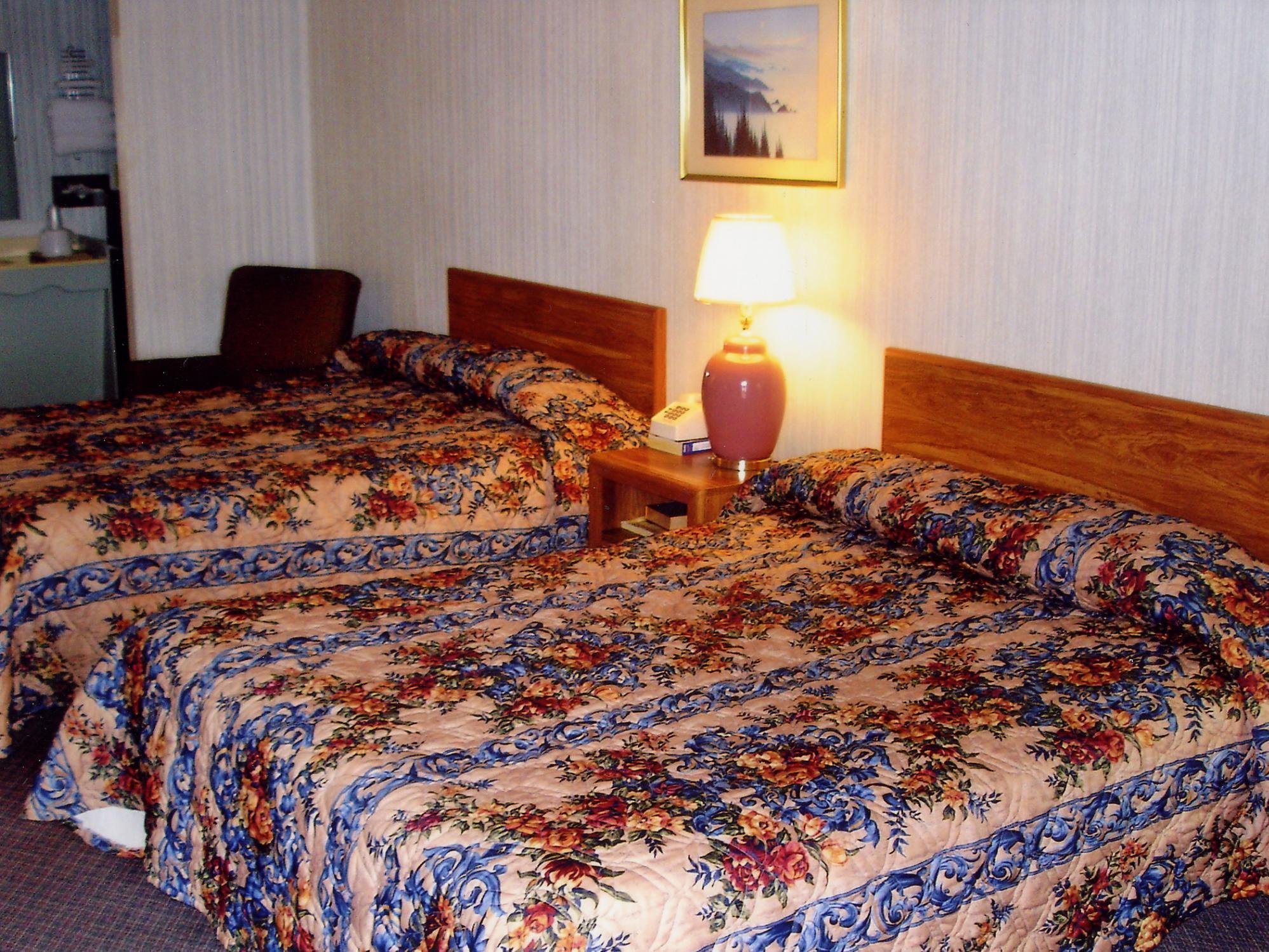 Hillcrest Inn & Suites Озона Экстерьер фото