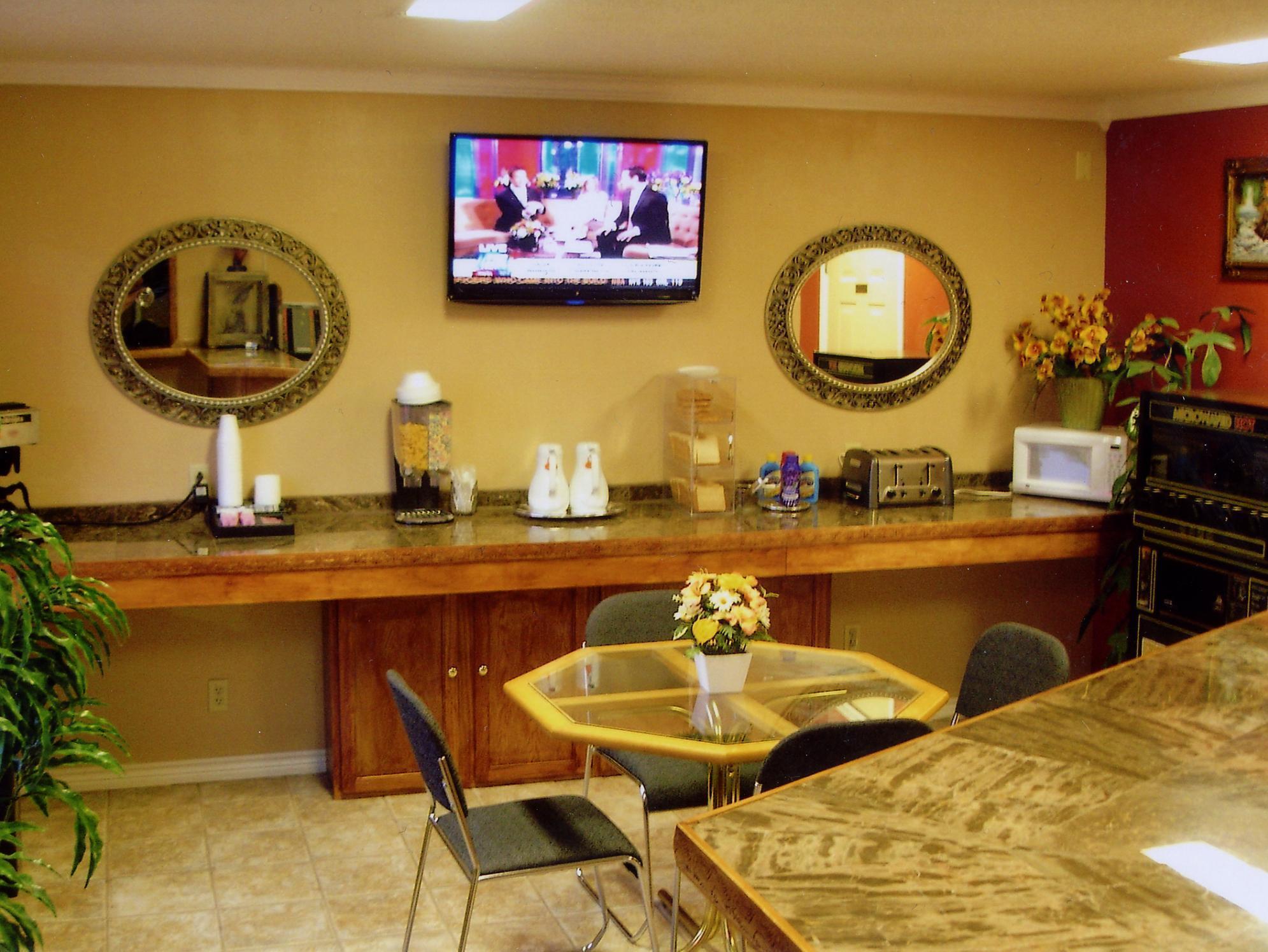 Hillcrest Inn & Suites Озона Экстерьер фото