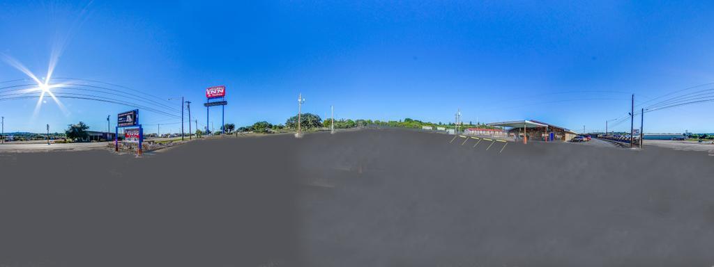 Hillcrest Inn & Suites Озона Экстерьер фото